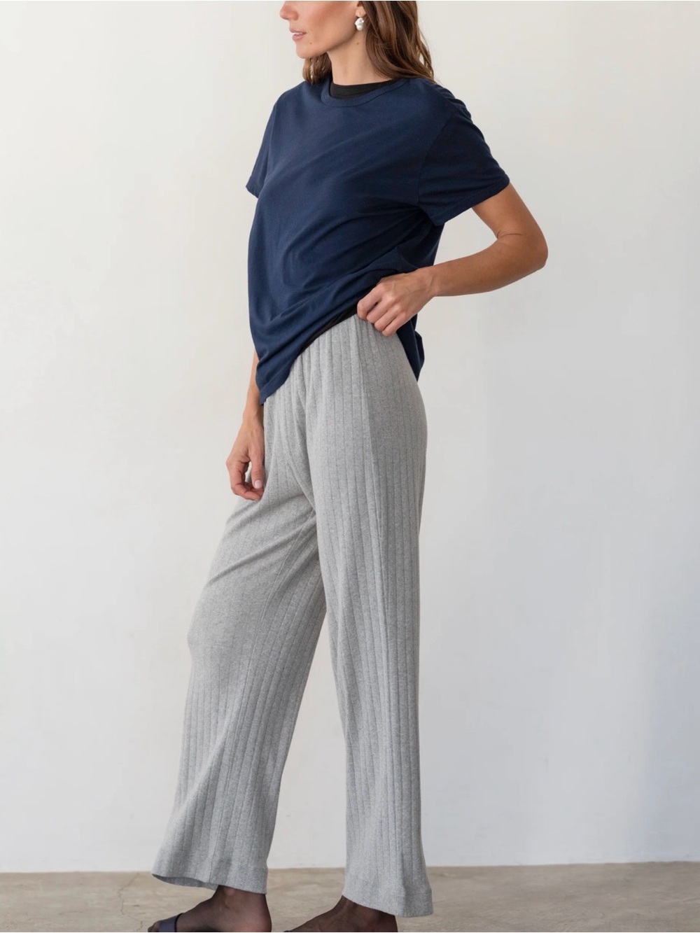 DONNI. Pointelle Simple Crop pant in heather grey - Picture 2 of 7